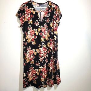 Vibe Black Floral T-Shirt Keyhole Dress 1X